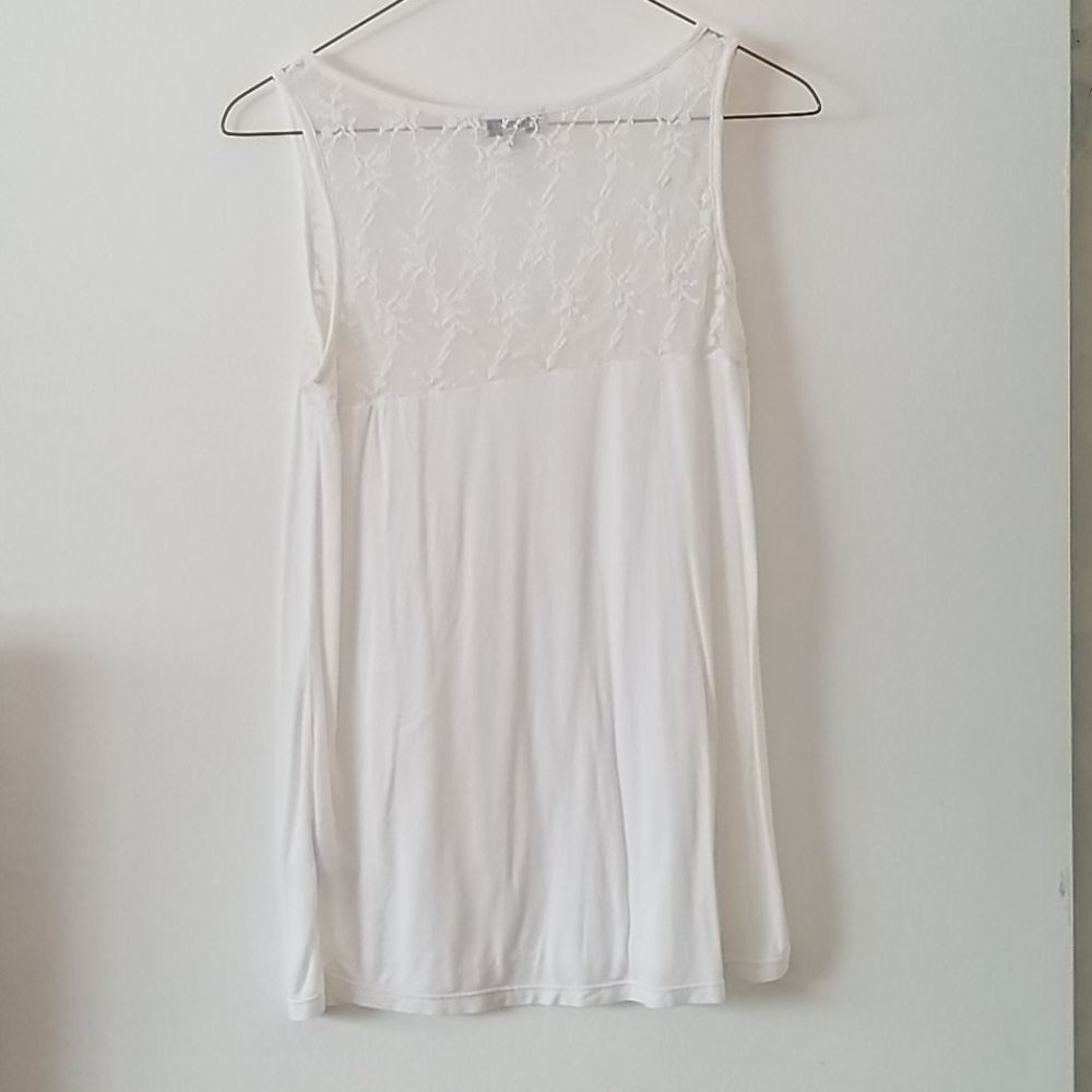 White tank - Picture 2 of 3
